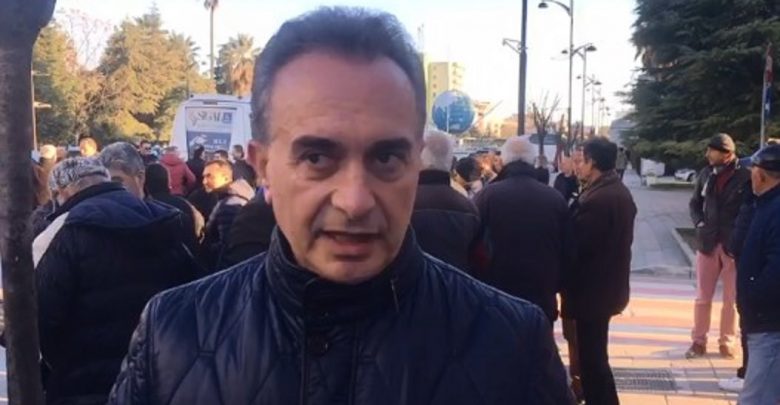 “Drejtimi i PD nga Alibeaj është i paligjshëm”, Luan Baçi: Dorëheqja e Bashës veprim hipokrit, ja çfarë ndodh me PD-në tani…
