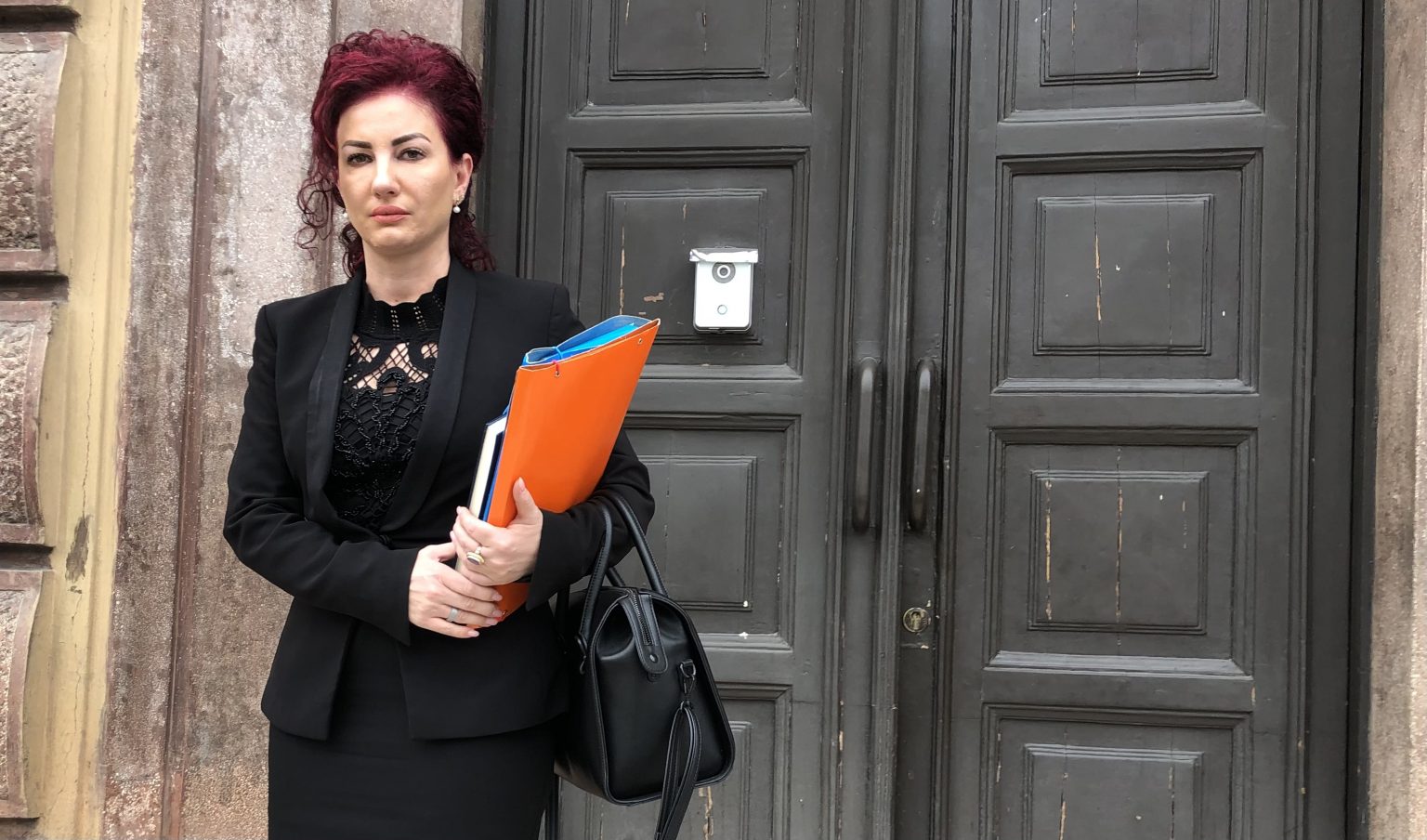 ‘Makineri pastrimi parash’: ONM ngre dyshime mbi pasuritë e gjyqtares Elbana Lluri