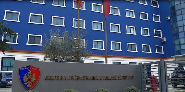 34 vjeçari me tre emra e 2 mln euro pasuri. Vilat në Palasë e Sauk, makinat e aksionet i vihen në sekuestro preventive