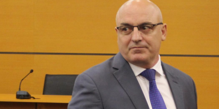 Ramiz Lala nga roje aeroporti në kryegjyqtar; falsifikoi vendimin në favor të mafies së ndërtimit Llambro Zhupaj në Sarandë