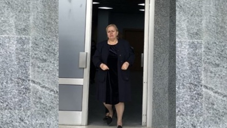 4 çështje 3 shtëpi, dosja e korrupsionit të gjyqtares Fida Osmani bashkë me burrin dhe të birin. Fshehje zyrash, parash dhe konlikt interesi. I bënte gjyqet në 2 mijë metra lartësi