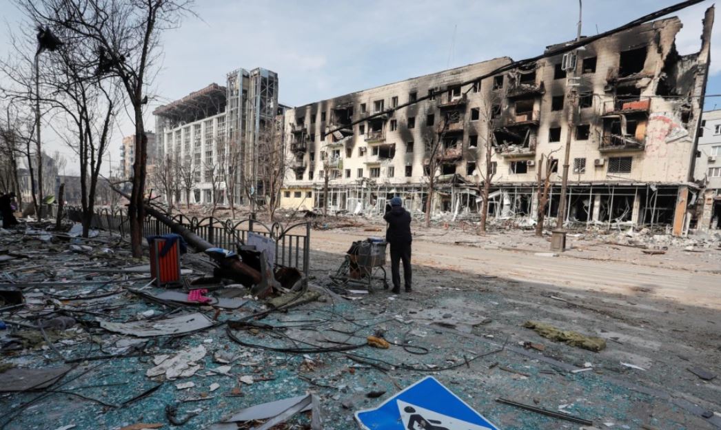 Rusia vijon pa ndërprerje sulmet në Ukrainë, Zelensky kërkon më shumë armë
