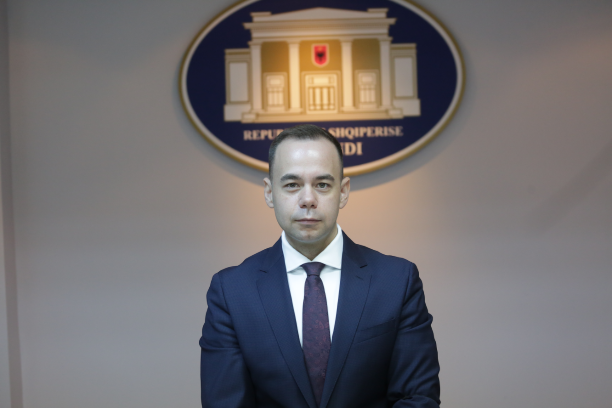 U tha se u arratis, Policia e Shtetit e përgënjeshtron: Alqi Bllako është vetëdorëzuar, ndodhet në Drejtorinë Vendore të Policisë
