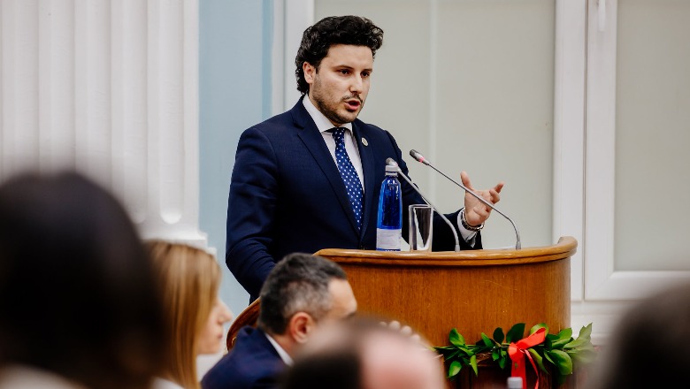 Tre kryeministra shqiptar në rajon, Dritan Abazoviç zgjidhet në krye të Malit të Zi