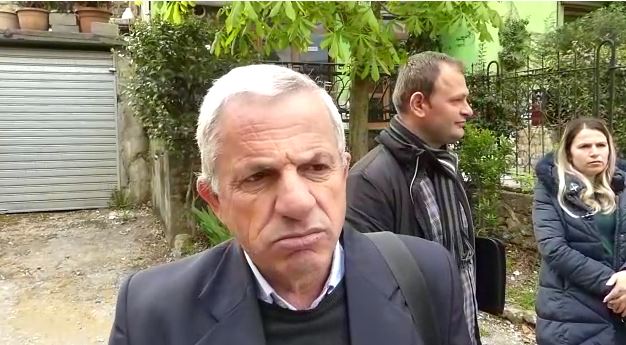 Rritja e çmimit të biletave të transportit, mësuesit në Librazhd dalin në protestë