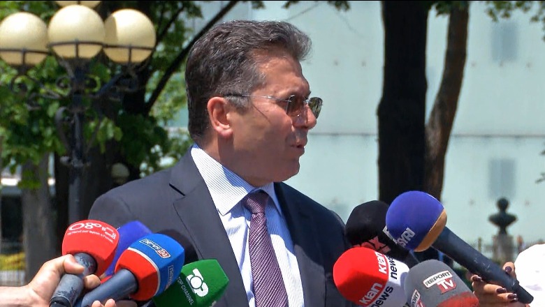 “Biseduam me Alibeajn, Bylykbashin dhe Boçin”, Mediu: Opozita duhet të ketë një kandidat për president