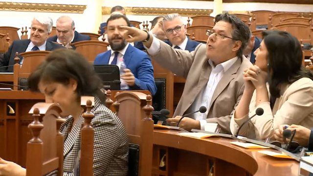 DEBATI/ “Mos ulërit”, Paloka-Felajt: Ik moj budallaqe, legene