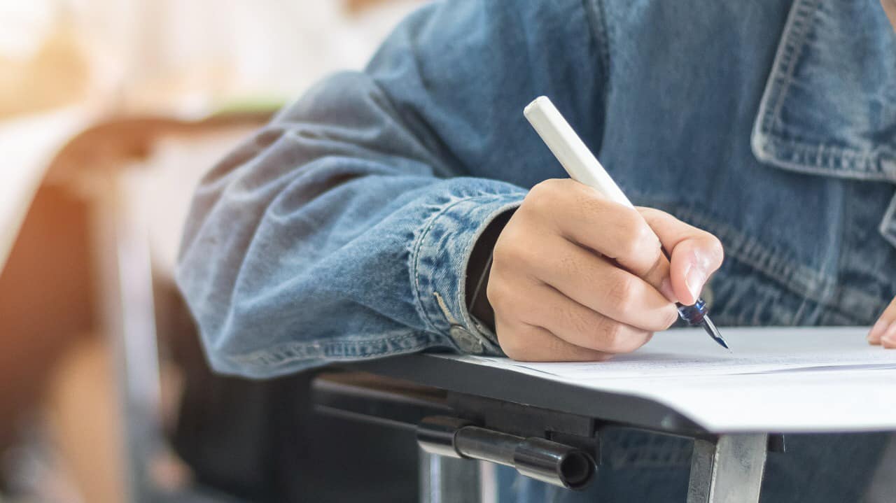 Caktohen datat/ Provimet e klasës IX, në të njëjtën periudhë me maturën. Afati i ri për aplikimet në universitet