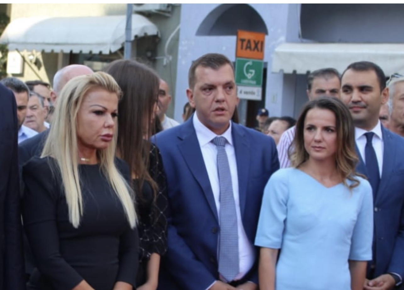 Fatmira Hajdari “u dogj” në vetting, Rudina: Jam krenare për nënën time