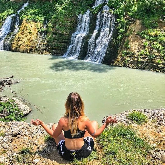 Aventura e vajzave austriake që “braktisën” Vjenën për jugun e Shqipërisë