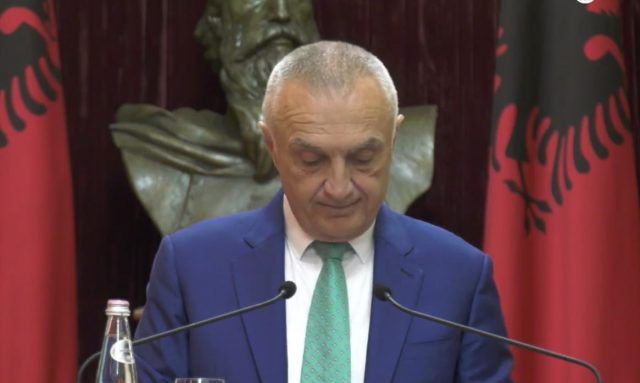 Dendias tha se “Deti” shkon në Hagë pasi të ikte presidenti, Meta: Takove vetëm njërën palë, grupin e autorizova