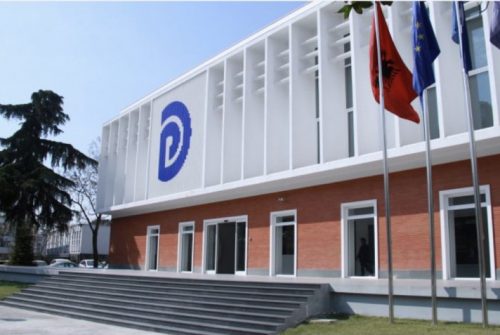 PD si një famile e përçarë nga testamenti i “Babës”