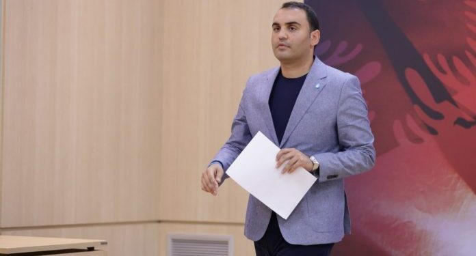 “Nuk kemi kohë”, Shoqata Vatra refuzon të presë Belind Këlliçin; foltorja merr tjetër shuplakë nga SHBA