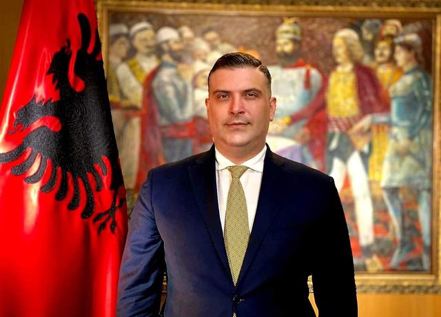 “Meta aferë 700 mijë $”/ Presidenca: Shpifje! Po bëjmë gati padi për median austriake