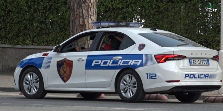Drejtonte makinën nën efektin e lëndëve narkotike, policia arreston 25-vjeçarin në Tiranë