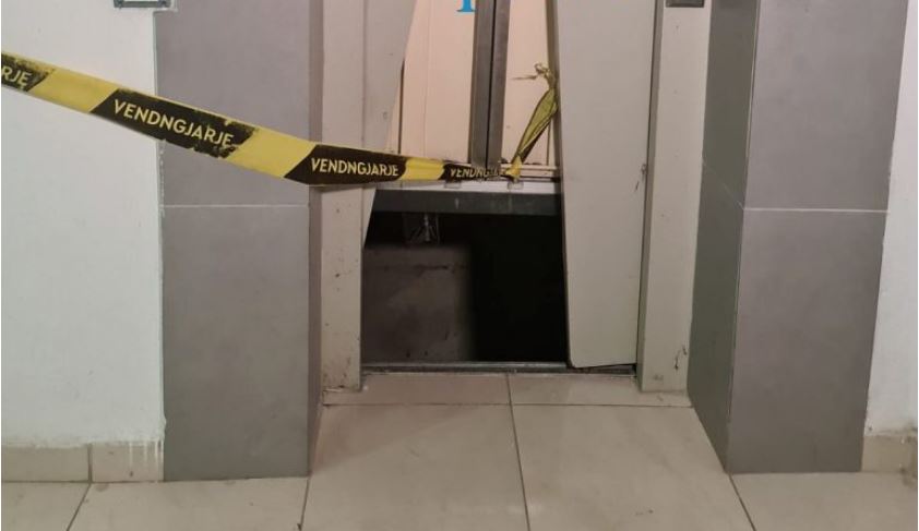 Kompania e kondicionerëve mori tenderin për ashensorët, thellohet skandali: Dy të lënduar rëndë nga incidenti në QSUT