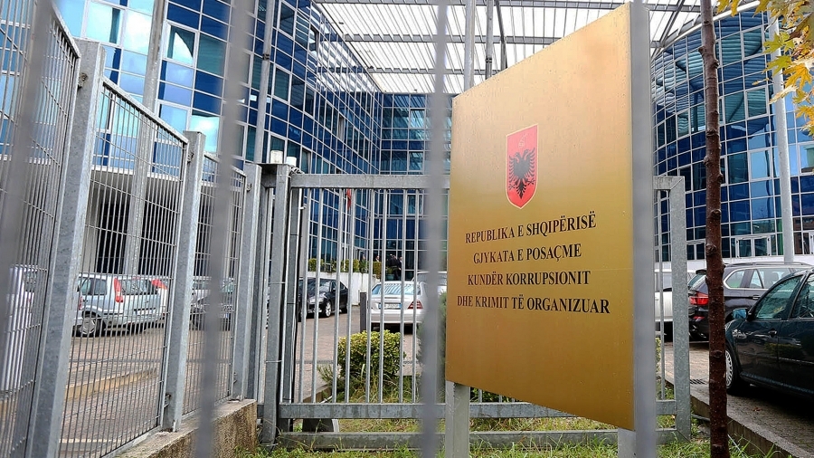 Kërkoi 8 mijë € për Hipotekën e një hoteli, GJKKO lë në qeli ish-drejtorin e Kadastrës së Sarandës