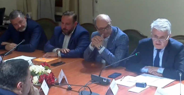 Ndryshimi i kufijve të Butrintit, Majko i ngre tonet ministres