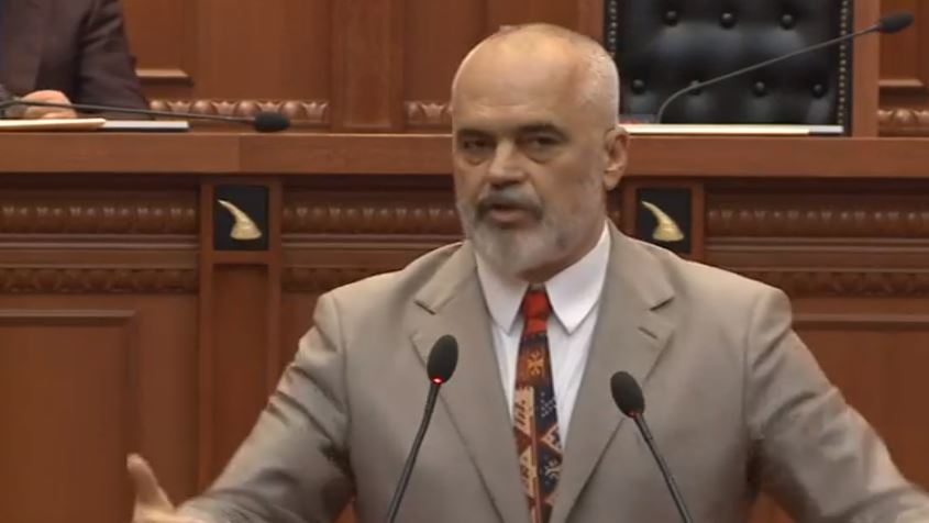 Rama-Alibeajt: Jeni rritur në prehrin e sekretarit të partisë së Enver Hoxhës, komunistit non-grata