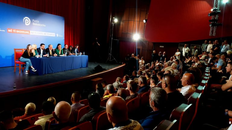 “Ballkani i Hapur është projekt serb për të kundërbalancuar mos-integrimin”/ Berisha në Berat: Një komb zhbëhet kur thotë ‘ç’më duhet mua”. Duhet të…
