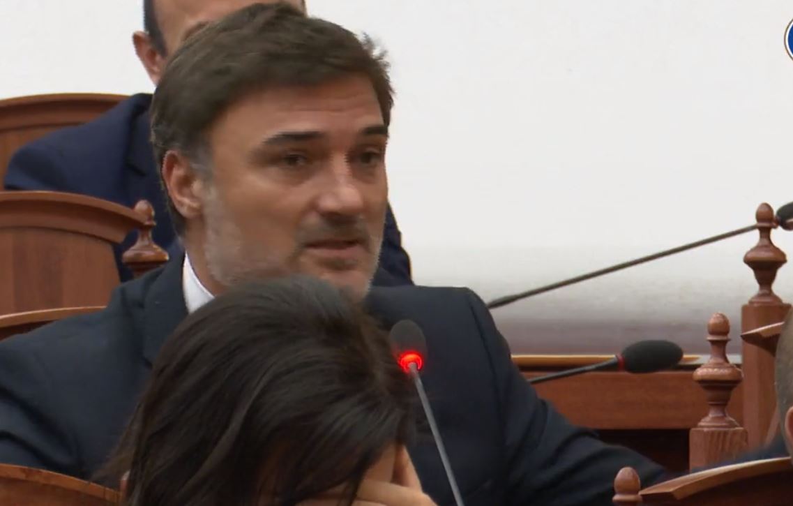 Alibeaj “përplaset” me Ramën: Shiko “non grata-t” e tu, s’të vret ndërgjegjja për krimet e të parëve
