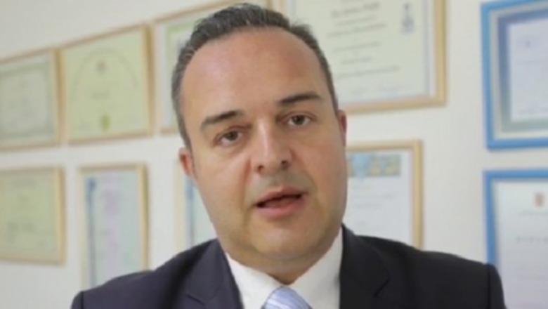 SPAK kontroll në shtëpinë Edvin Priftit, dyshohet si pjesë mafies së ilaçeve me mjekët italianë, të implikuar doktorët Vladimri Peto, Aurel Vula dhe Ilir Broqja