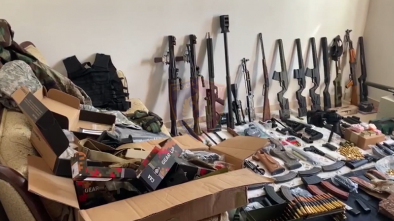 Punishtja e armëve në Kamëz/ Aktiviteti drejtohej nga një person në kërkim ndërkombëtar