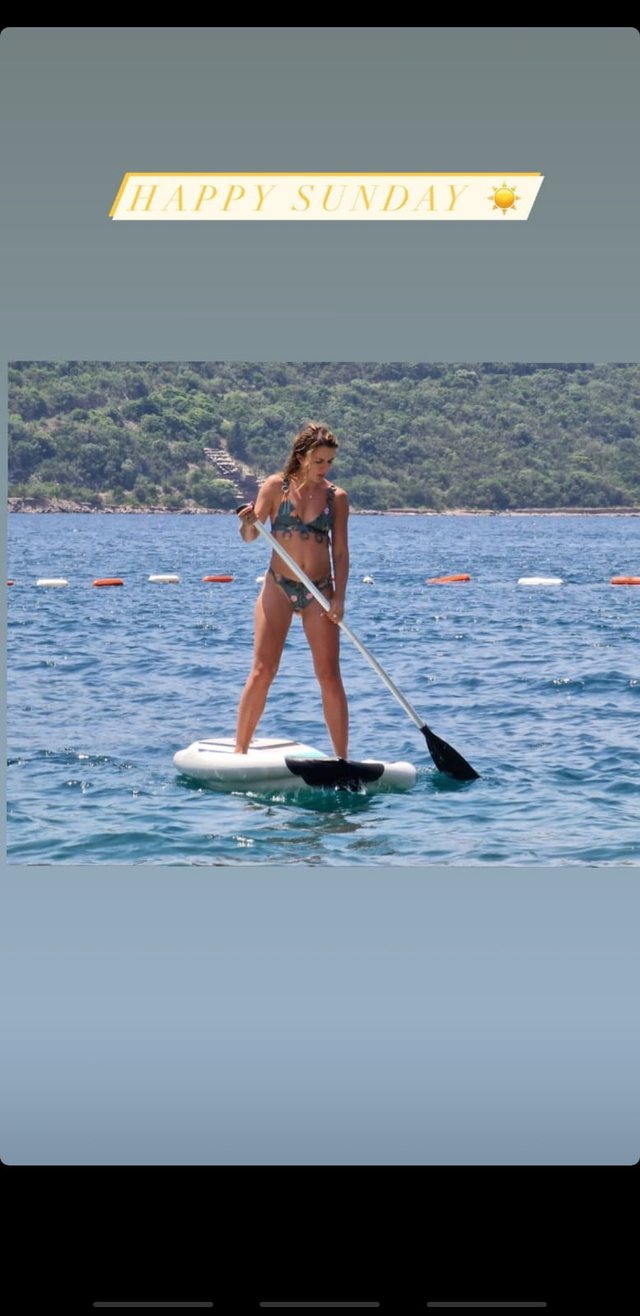 Zhvishet Rudina Hajdari, shfaqet me bikini në plazh