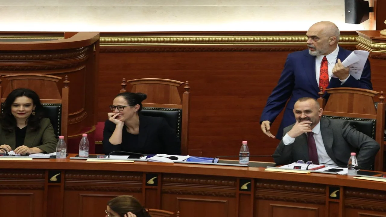 Çfarë s’u pa nga seanca e sotme, momenti i ‘përplasjes’ Rama-Nikolla