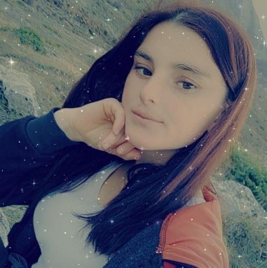 Fotot/ Martina Pajollari vajza me dy dashnorë që i ‘hëngri kokën’ njërit Martin Çeço, detaje nga vrasja e 26-vjeçarit në Maliq