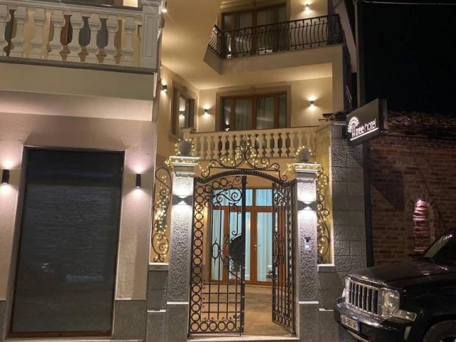 Dalin fotot nga hoteli luksoz i sekuestruar në Korçë, pronari figurë e njohur në botën e krimit