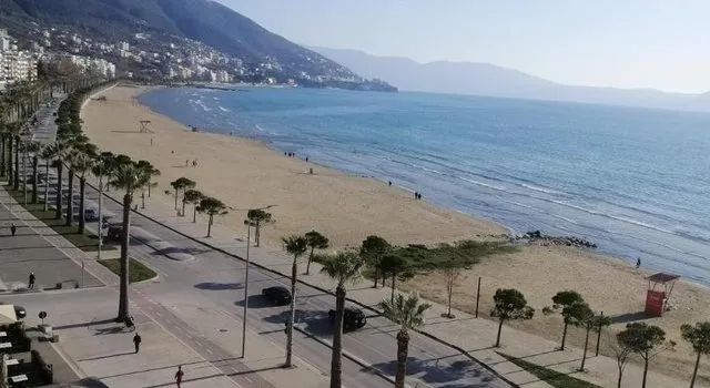 Vlonjatët i bëjnë thirrje pushuesve: Të dashur vëllezër! Na ka mbetur pak qejfi..