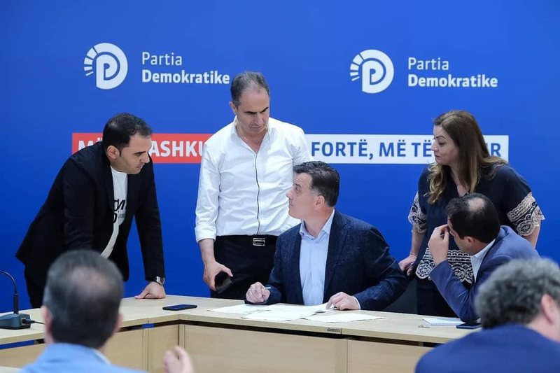 Flamur Noka: Gjyqtari që nuk merr vendim pro Berishës do shkojë në burg, Basha e Alibeaj s’janë politikanë profesionistë