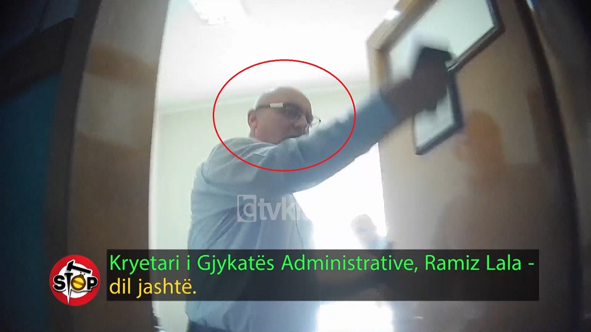 Vendimi absurd/ Gjykatësi gjobit Bashkinë e Gjirokastrës me 560 milionë Lekë për një aksident