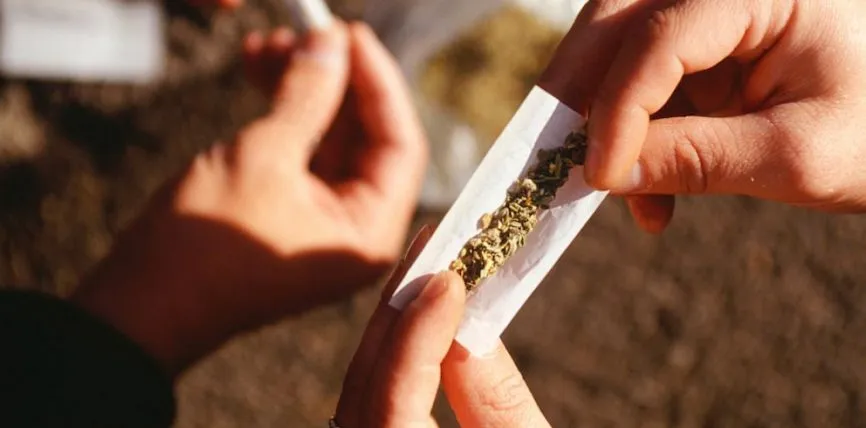 E droguara humb fëmijën! Gjyshi kërkon të rrisë mbesën, nëna humb kujdestarinë