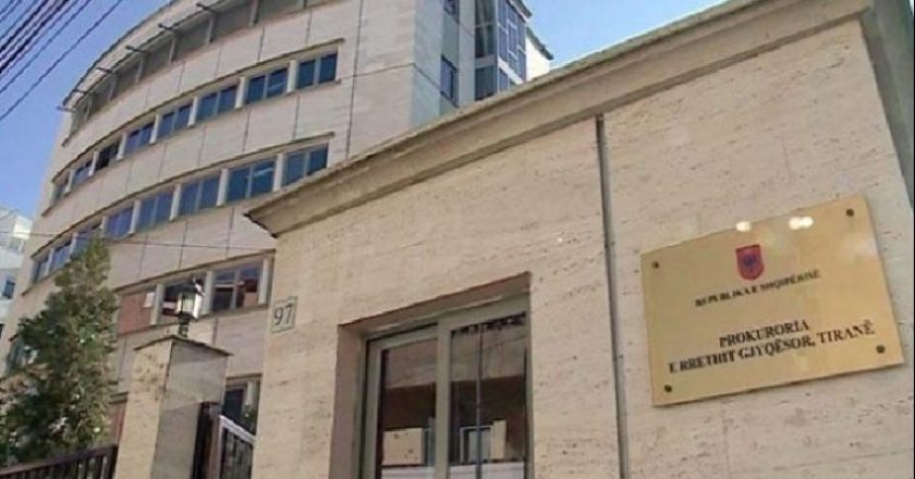 Hakmarrja e prindit/ E përjashtoi të birin se nuk u kujdes kur ishte i sëmurë