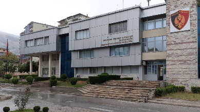 Kanosi policin në Gjirokastër, arrestohet 38-vjeçari, i gjendet thikë me vete