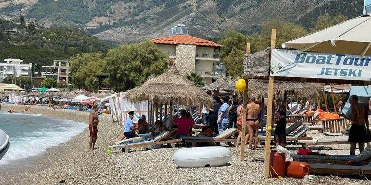 Tragjedi e paralajmëruar në Himarë, skafi përplas për vdekje 5-vjeçaren, deputeti sheh para syve të gjithë skenën
