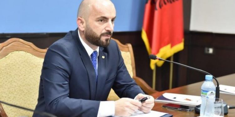Tragjedia në Himarë/ Reagon Nano: Përgjegjësia e dyfishtë, përjashton nga Policia Arjan Tasen! Pezullohet dhe kryekomisari…