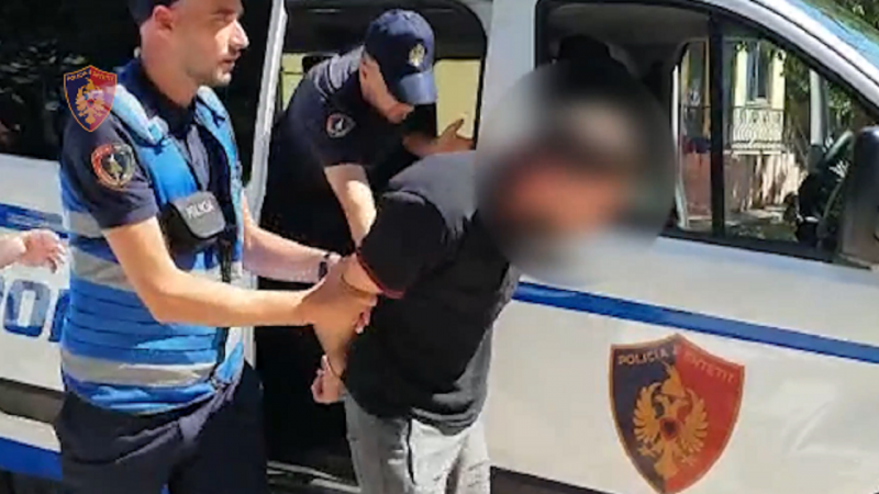 Akuzohet për terrorizëm/ Bledar Zeneli përlotet në gjykatë: Kam cituar Kuranin, nuk kam bërë propagandë