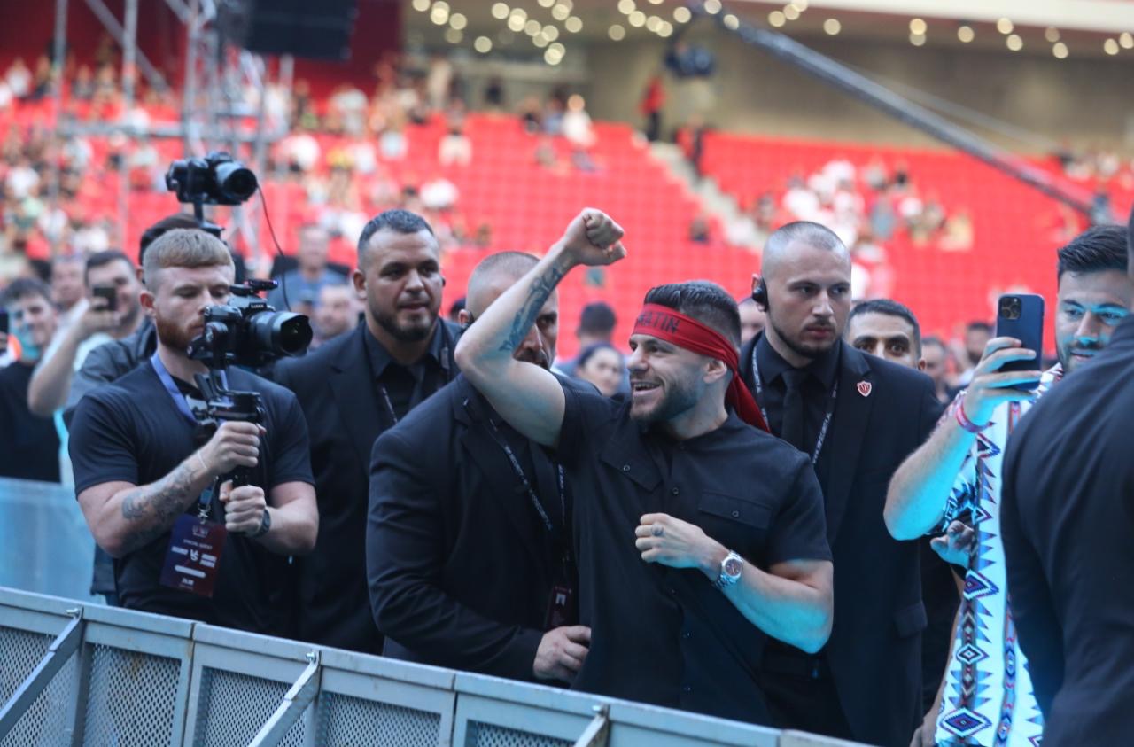 Ndeshja e boksit në ‘Air Albania’, Lorik Cana dhe Igli Tare zënë vendet pranë Ringut