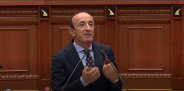 Dash Sula: Hënga 5 kokrra fiq dhe u knaqa, qeveria merr kuintal me lekë e s’ngopet! Këta që kanë lindur para ’90 kanë qenë pabuksa, s’i quaj oligarkë