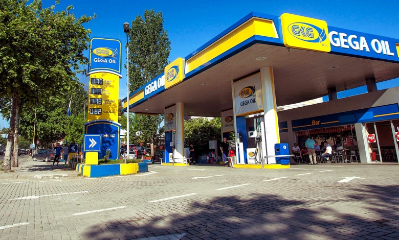 Zjarr i madh në restorantin e “Gega Oil”, rrezikon dhe karburanti, njerëzit vrapojnë të alarmuar
