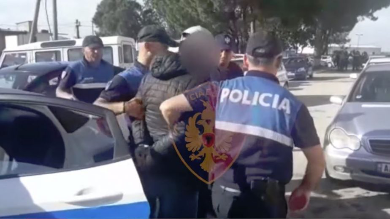 Merreshin familjarisht me lëndë narkotike, arrestohet çifti dhe djali i tyre