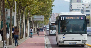 Shoqata e Transportit Publik paralajmëron: Do DYFISHOHET çmimi i biletës, do e çojmë 80 lekë