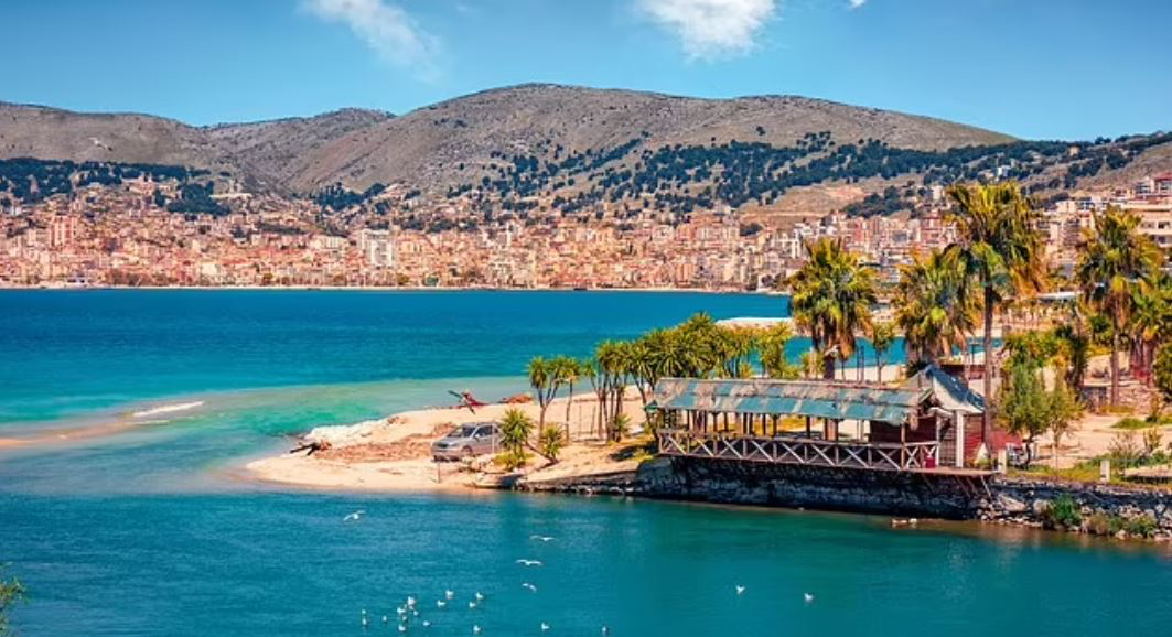 I dashuri i 29-vjeçares dëshmoi tragjedinë, mediat britanike pasqyrojnë vdekjen e turistes në Sarandë