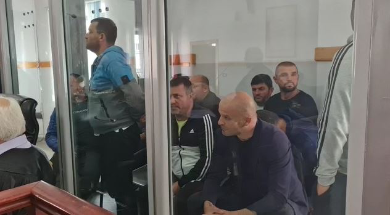 Nxorën emrat e vrasësve me pagesë, dy vëllezërit Beqiraj mungojnë në seancën gjyqësore në Durrës