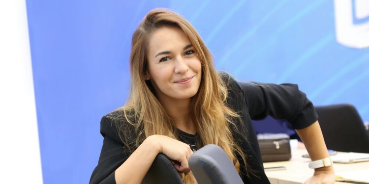 Ori Nebiaj lë televizionin për politikën, pranon mandatin e deputetes