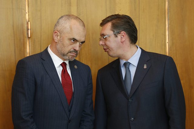 Vuçiç bojkoton Samitin e BE në Tiranë: Askush nga Serbia nuk do të shkojë në Shqipëri