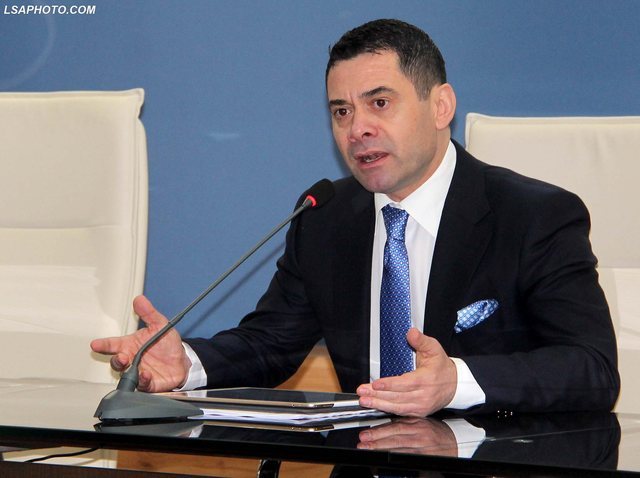 Sistemi TIMS fundos Ben Tigrin, udhëtimet përkojnë me fjetjen në hotele me 5 yje me lekët e Kodian Zotos